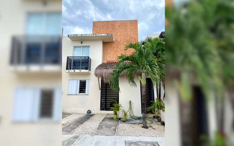 House in Residential Area with Pool and Pet Park, for Sale, Downtown Zone, Playa del Carmen.