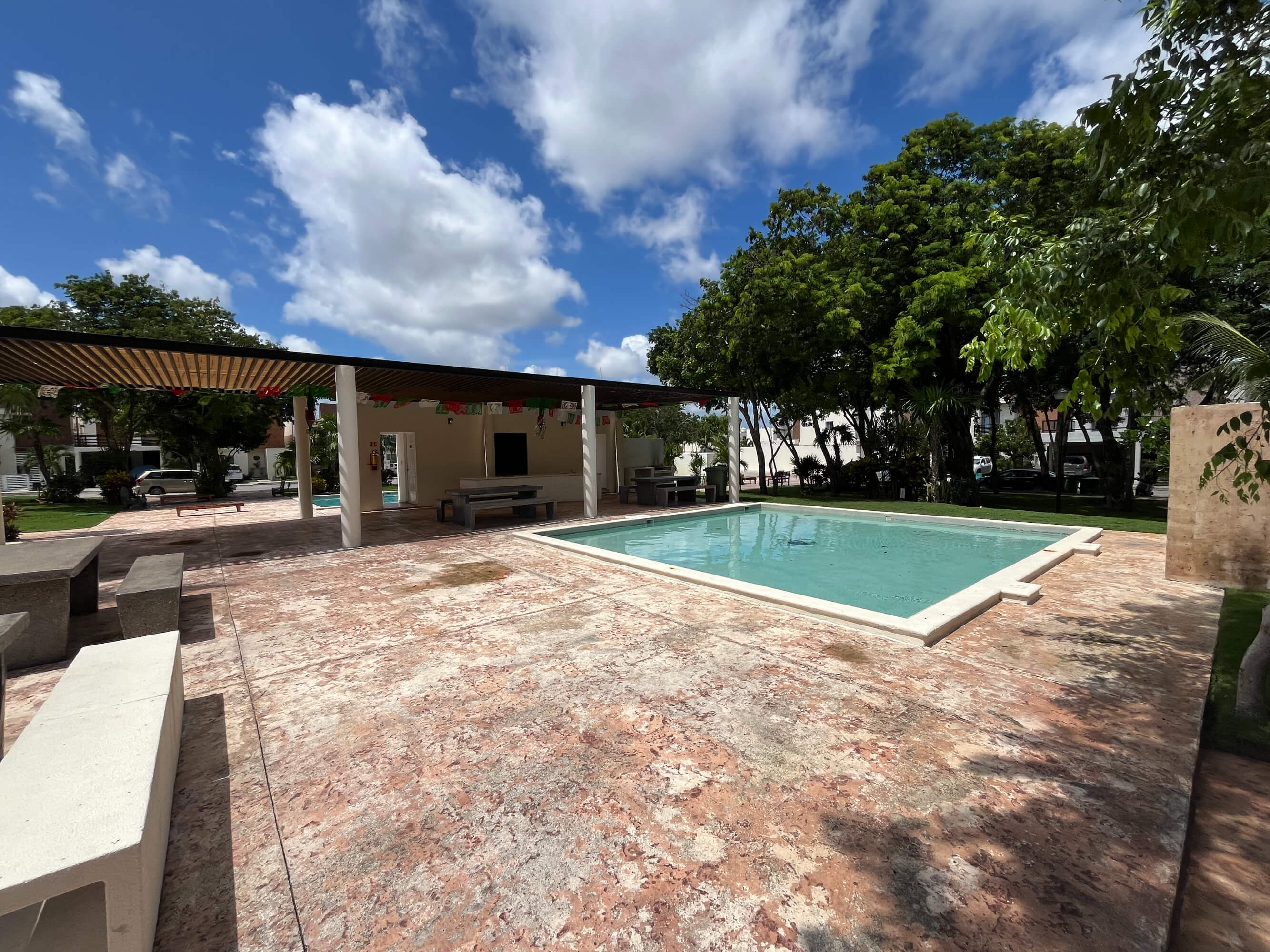 House in Residential Area with Pool and Pet Park, for Sale, Downtown Zone, Playa del Carmen.