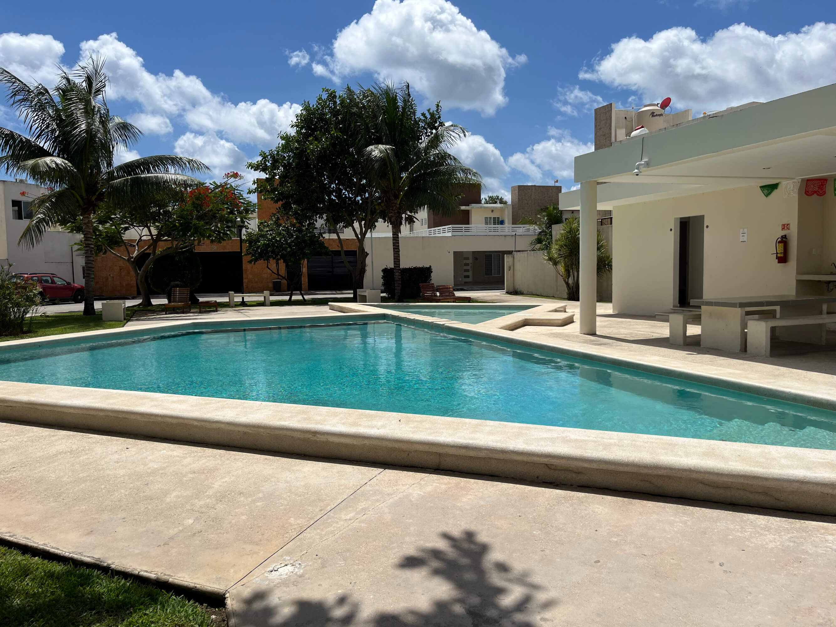 House in Residential Area with Pool and Pet Park, for Sale, Downtown Zone, Playa del Carmen.