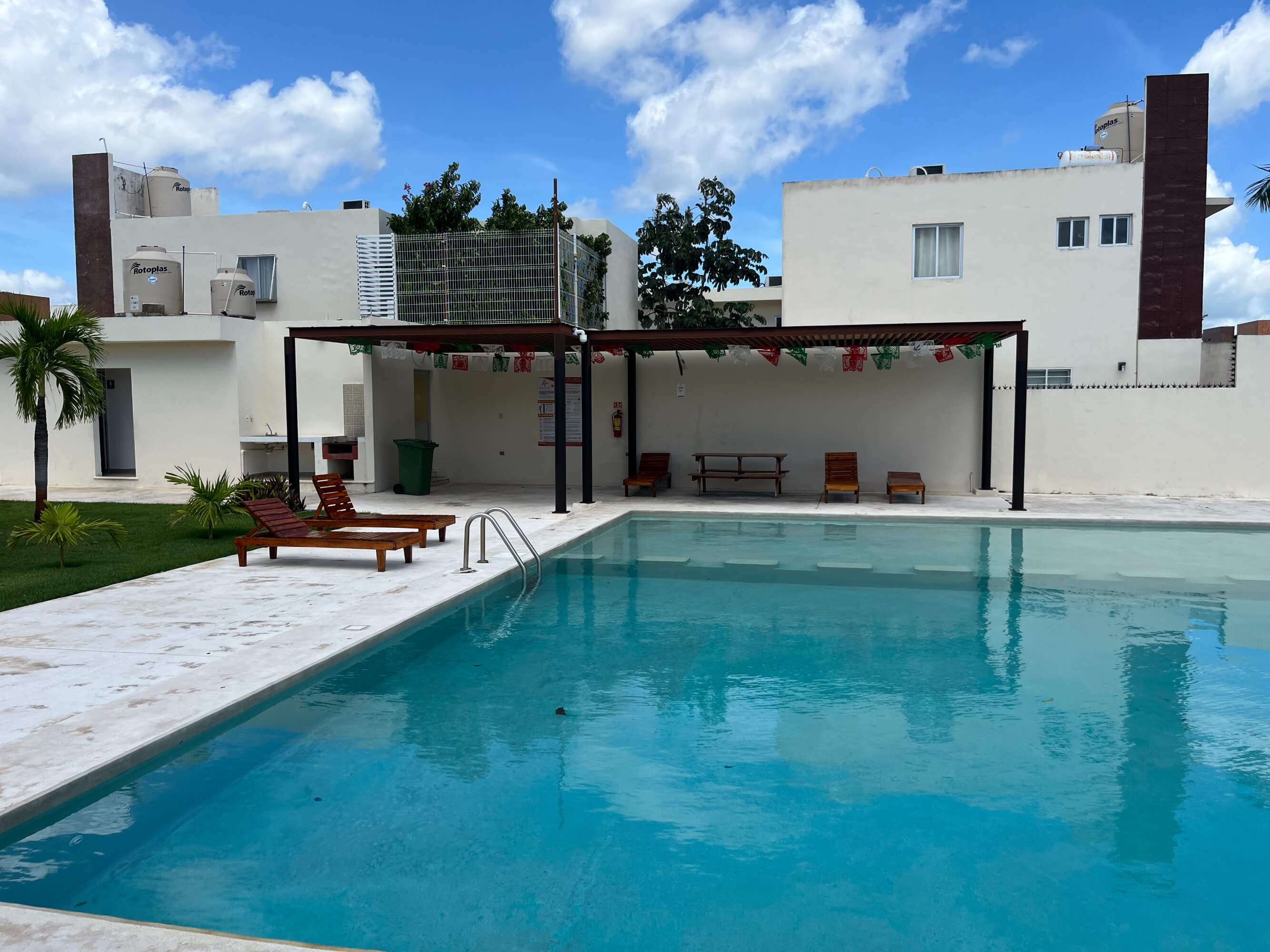 House in Residential Area with Pool and Pet Park, for Sale, Downtown Zone, Playa del Carmen.