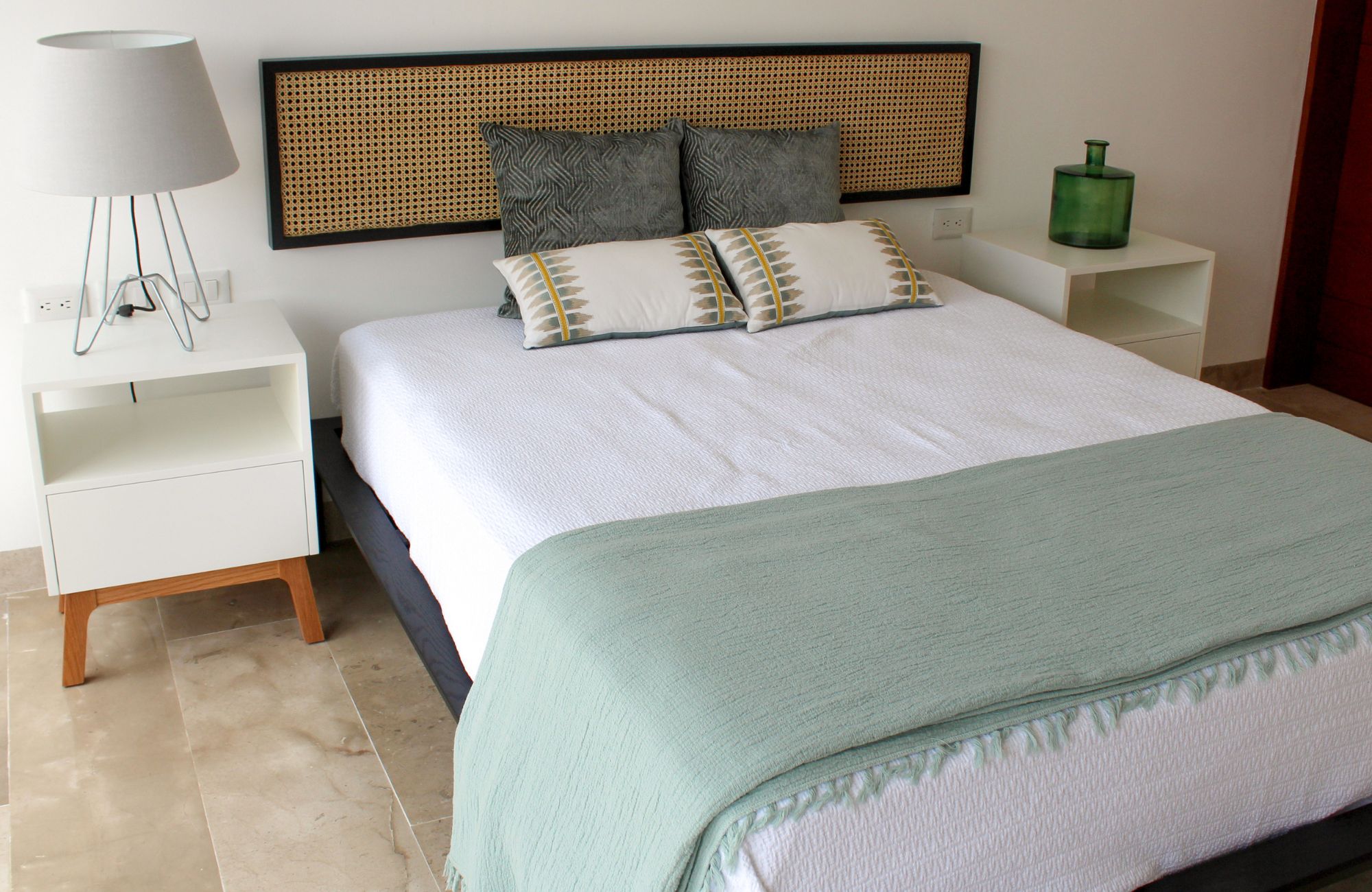 Departamento en venta con vista al campo de golf y lago, en Yucatan Country Club, venta M&eacute;rida.