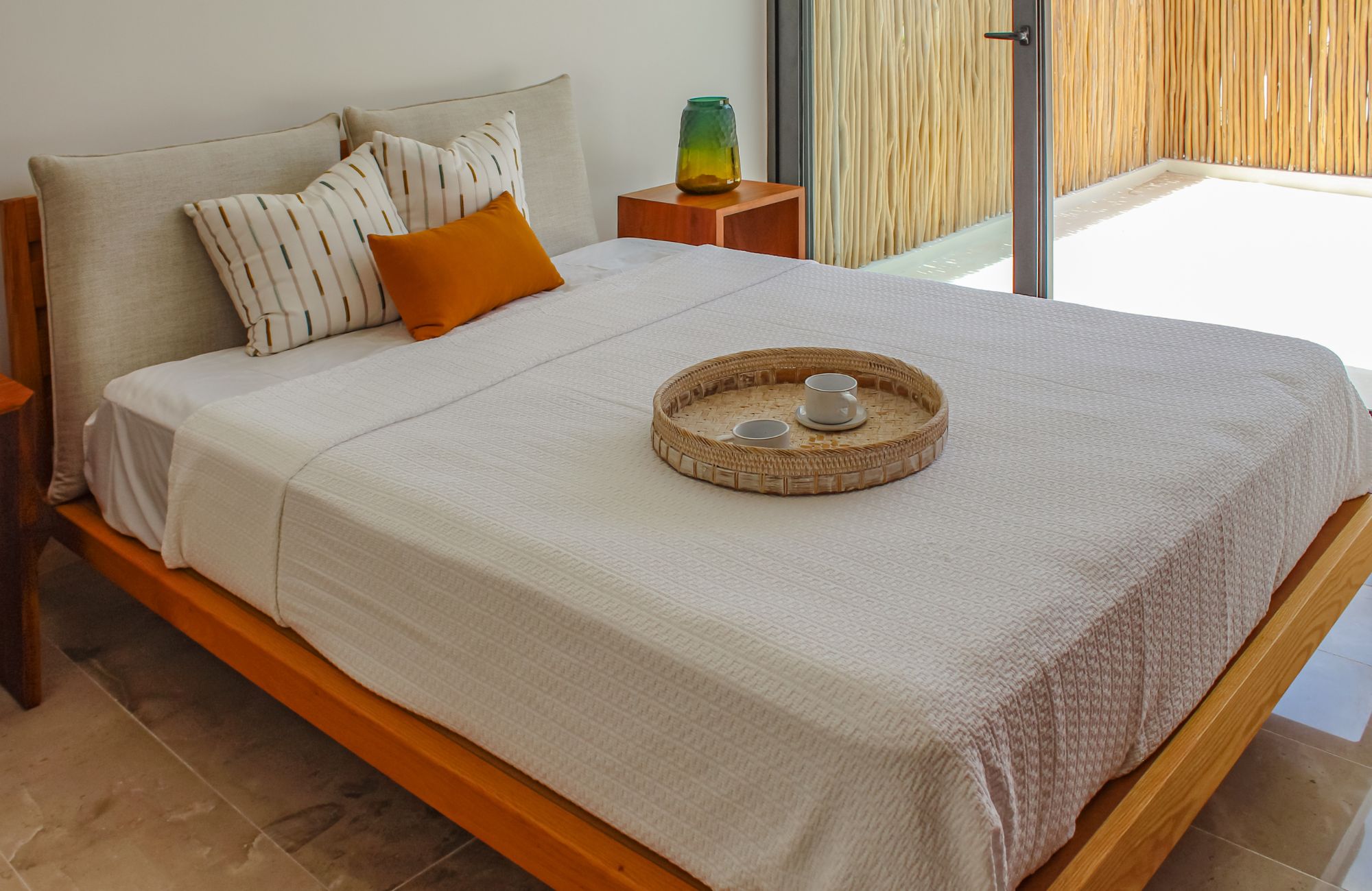 Departamento en venta con vista al campo de golf y lago, en Yucatan Country Club, venta M&eacute;rida.