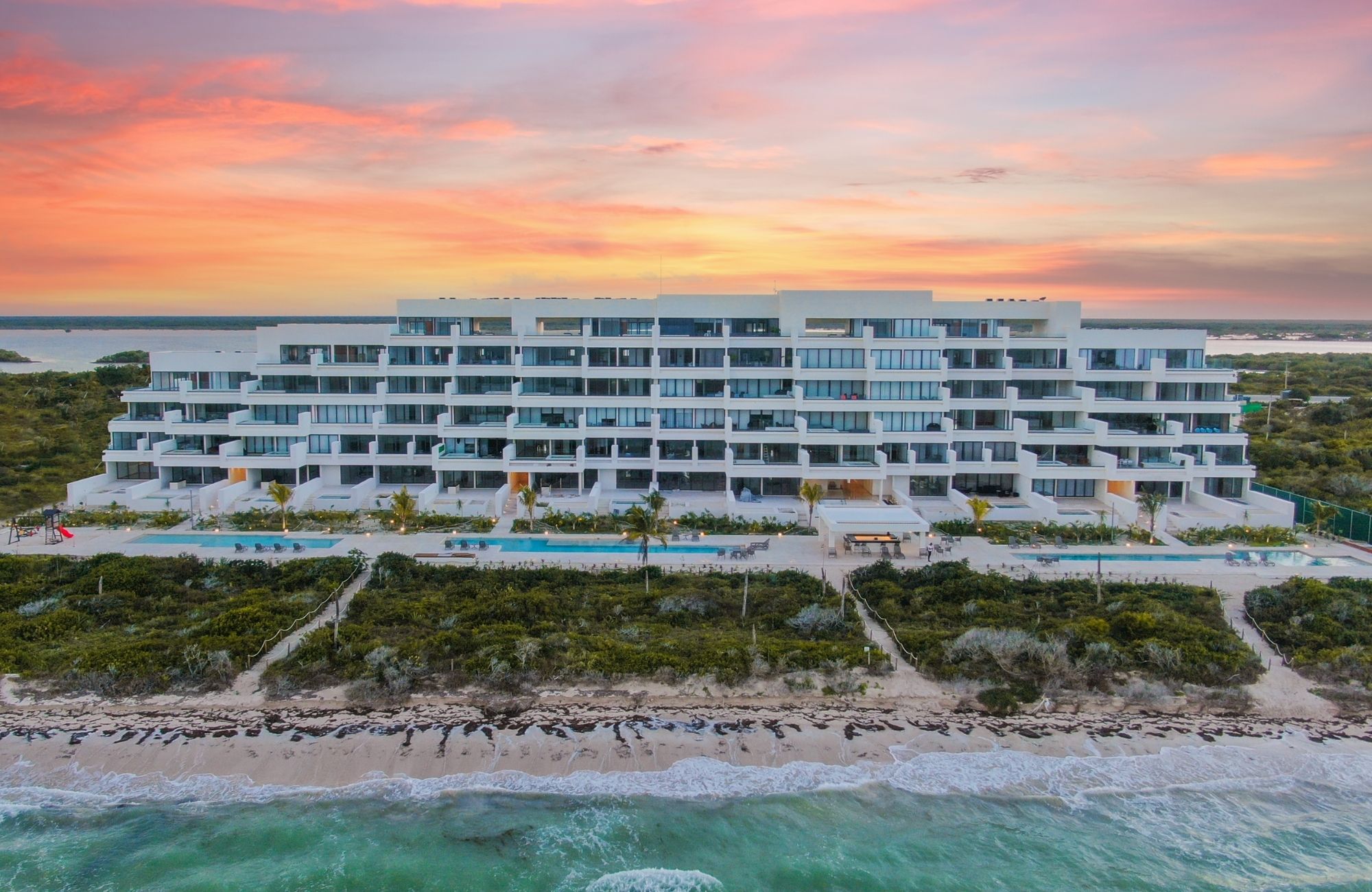 Departamento en venta con vista al campo de golf y lago, en Yucatan Country Club, venta M&eacute;rida.