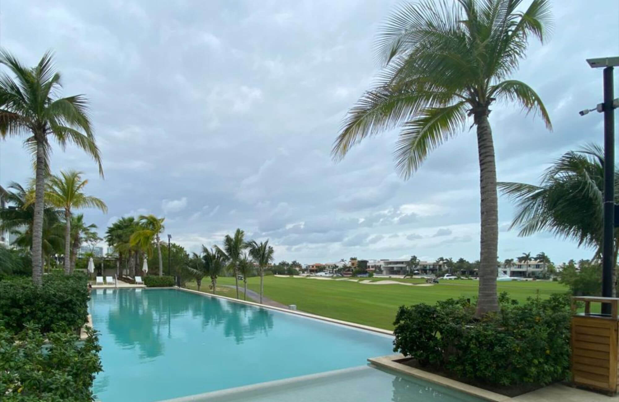 Apartment with Terrace and Pool for Sale, Hotel Zone, Puerto Cancun