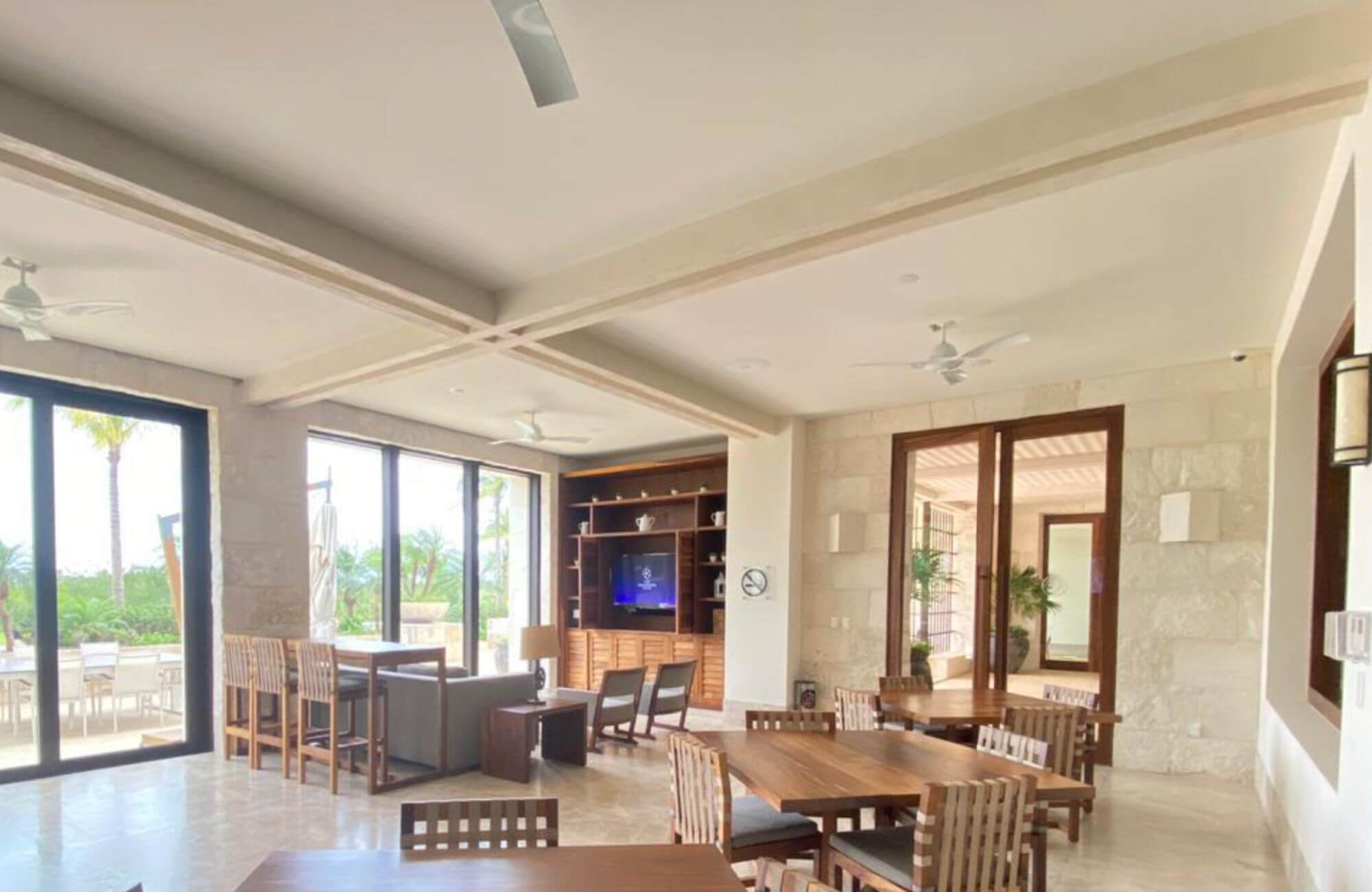 Apartment with Terrace and Pool for Sale, Hotel Zone, Puerto Cancun