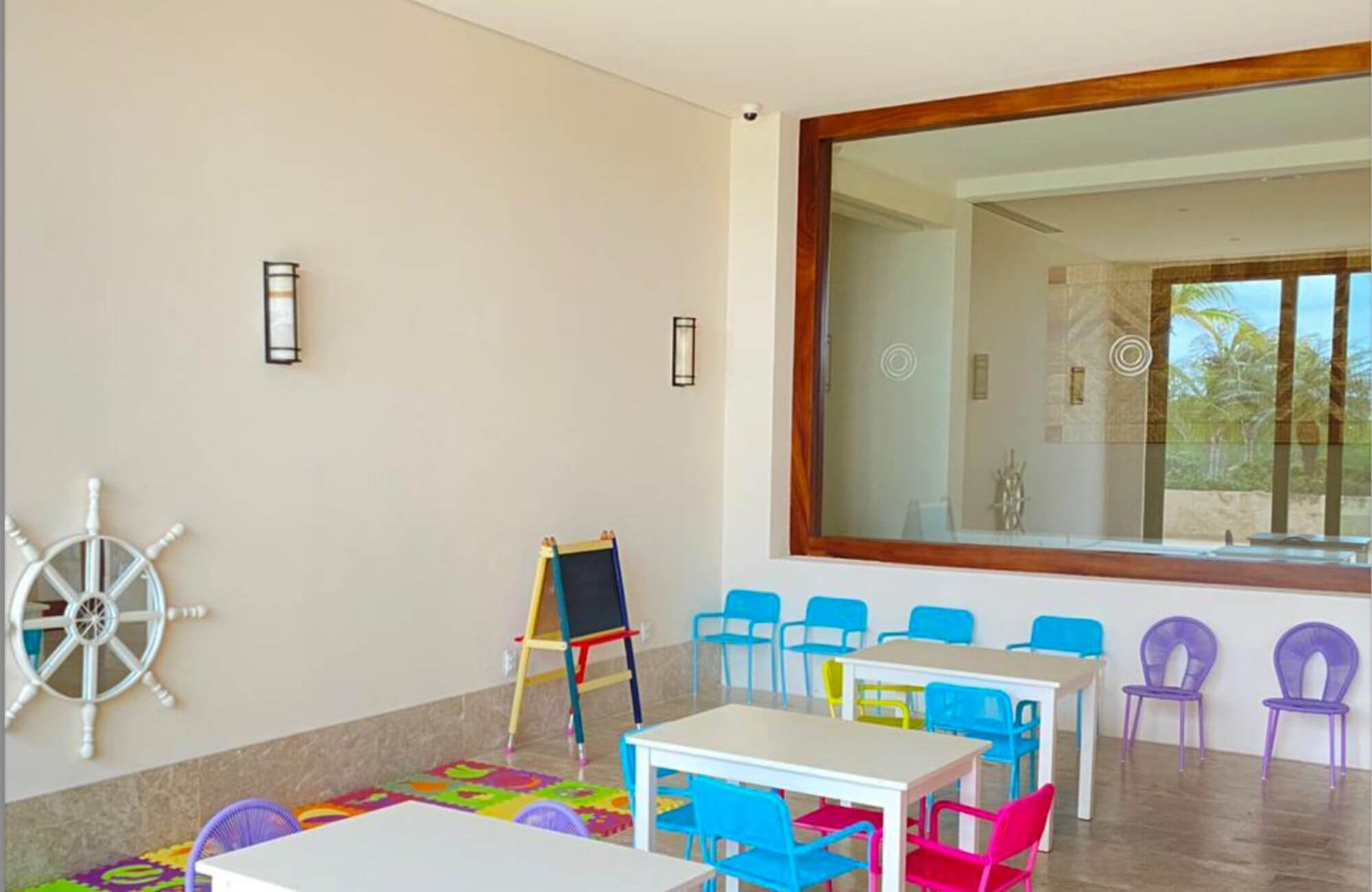 Apartment with Terrace and Pool for Sale, Hotel Zone, Puerto Cancun