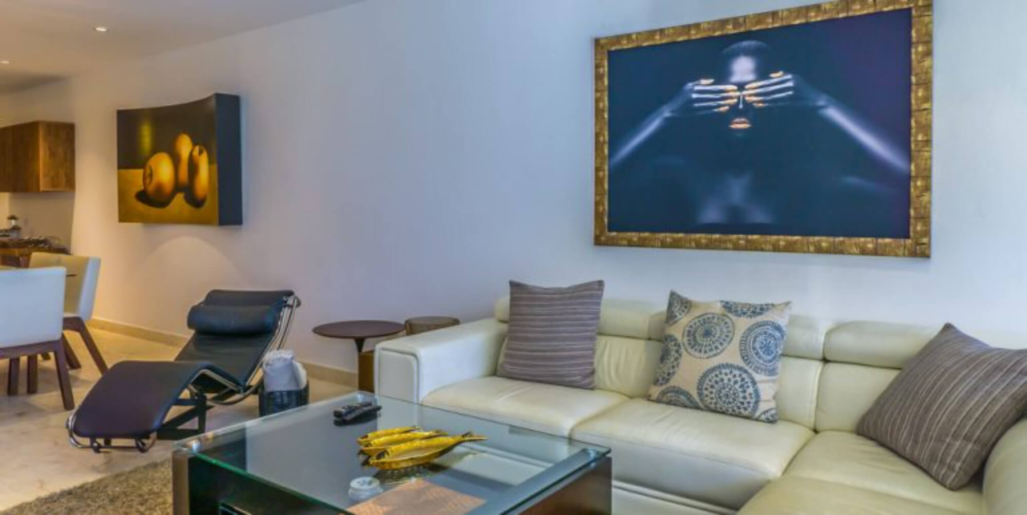 Departamento con family room, rooftop con jacuzzi y alberca con vista al campo de golf, club de playa, casa club y amenidade