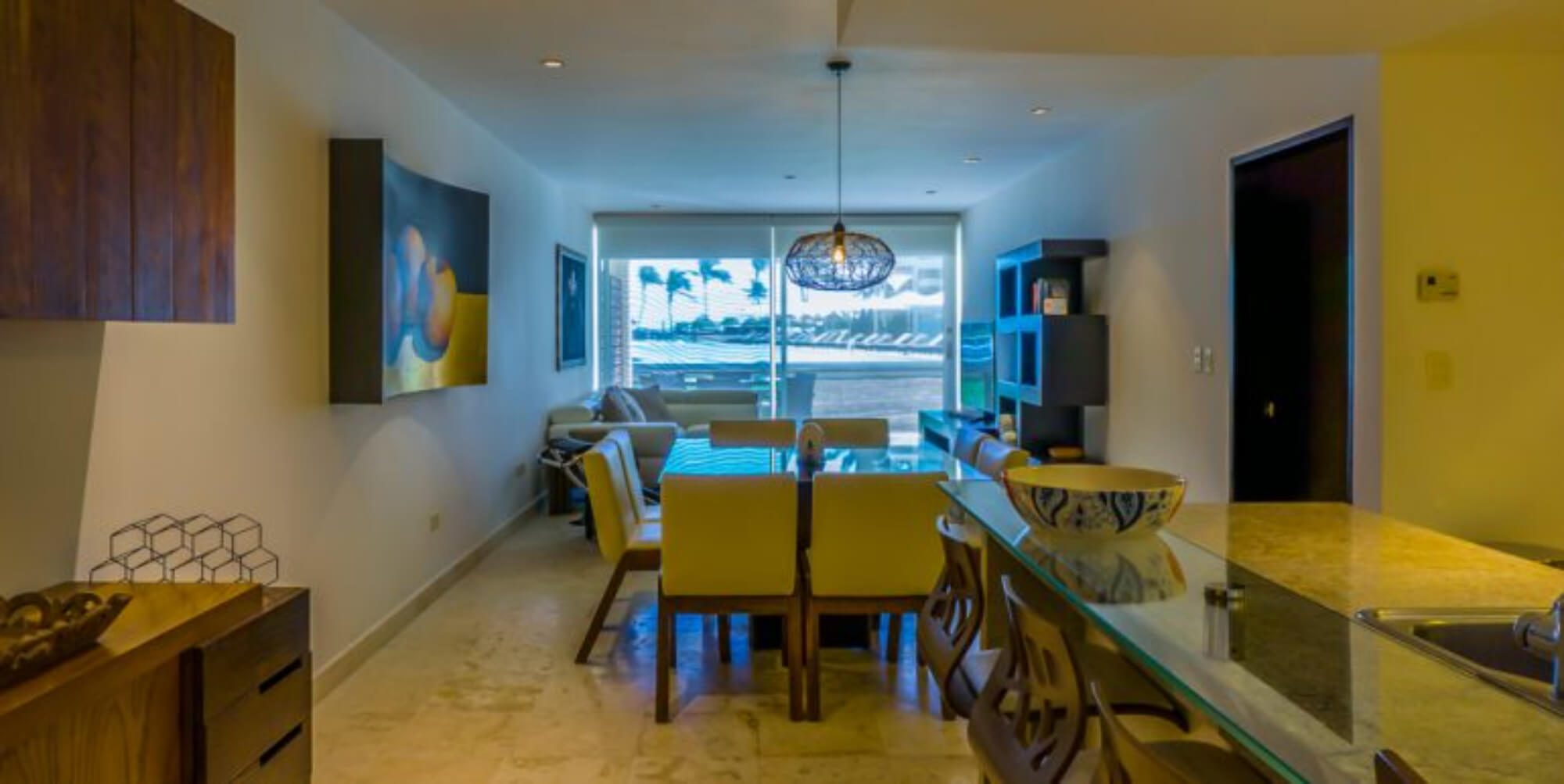 Departamento con family room, rooftop con jacuzzi y alberca con vista al campo de golf, club de playa, casa club y amenidade