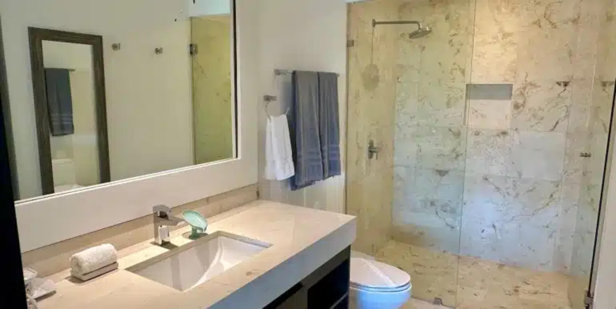 Condo steps from the beach for sale, downtown Playa del Carmen