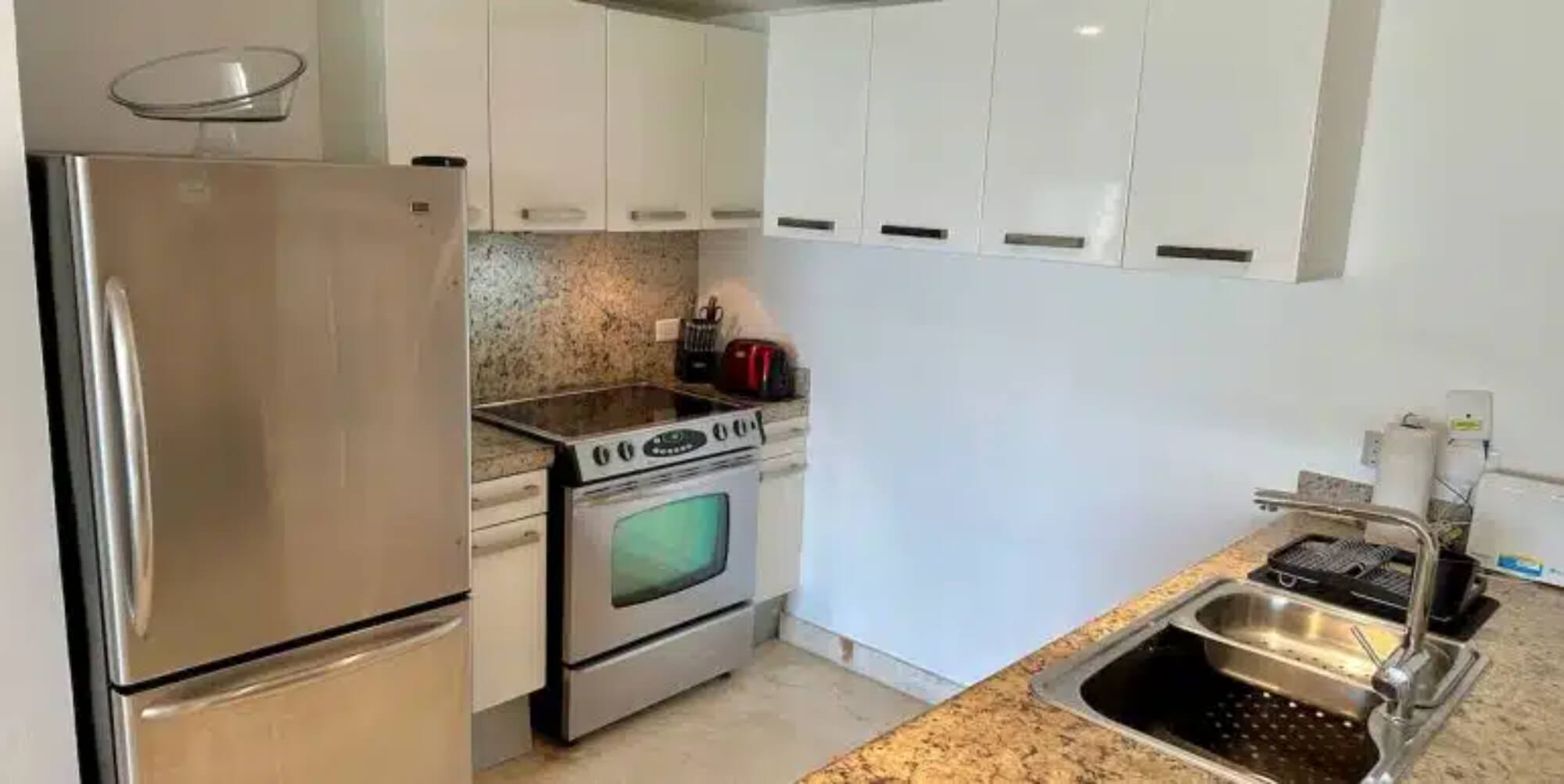 Condo steps from the beach for sale, downtown Playa del Carmen