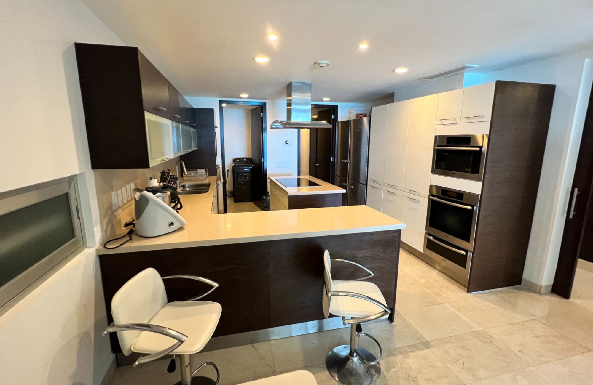 Lagoon-view penthouse for sale, Zona Hotelera, Canc&uacute;n