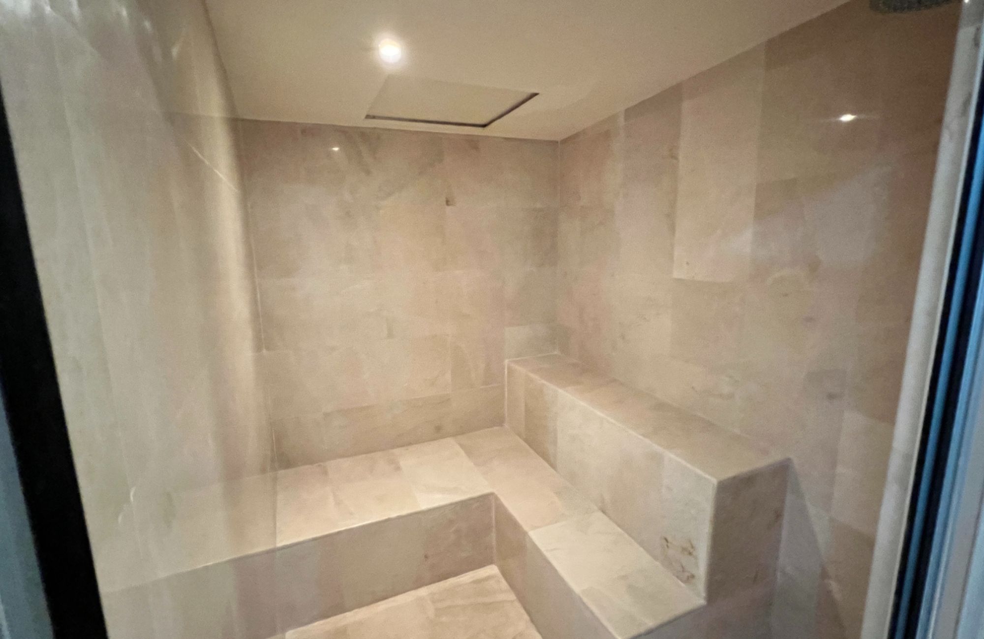 Lagoon-view penthouse for sale, Zona Hotelera, Canc&uacute;n