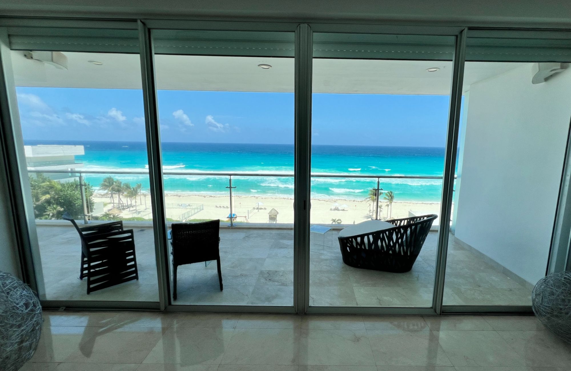 Lagoon-view penthouse for sale, Zona Hotelera, Canc&uacute;n