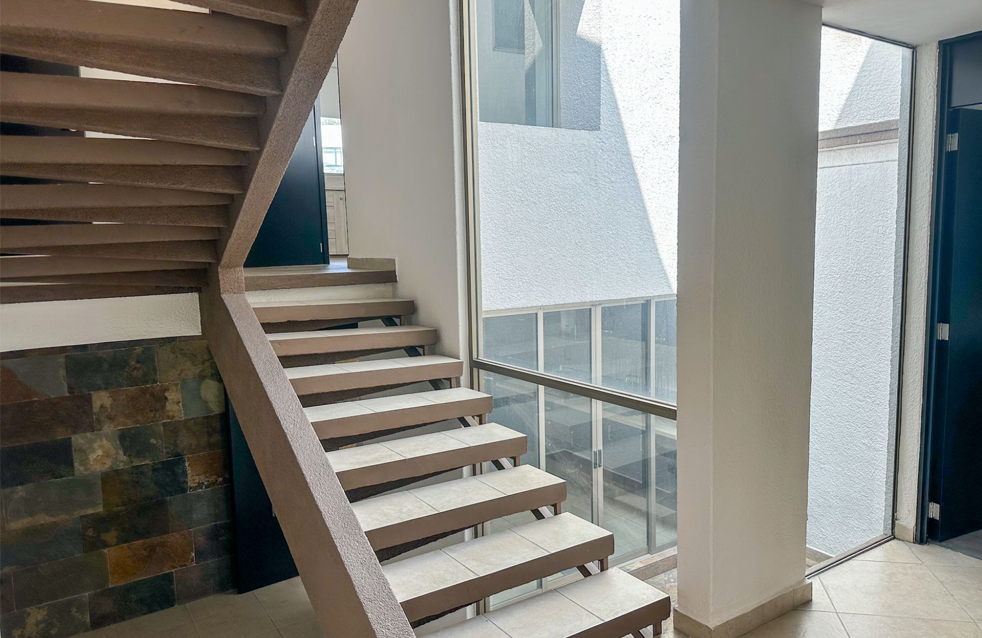 Condo with private balcony, shared rooftop garden for sale, Polanco, Mexico City