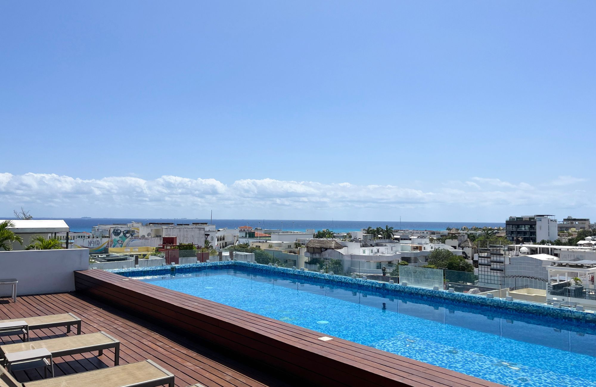 Apartment with terrace, large spaces, service room, for sale, Playa del Carmen