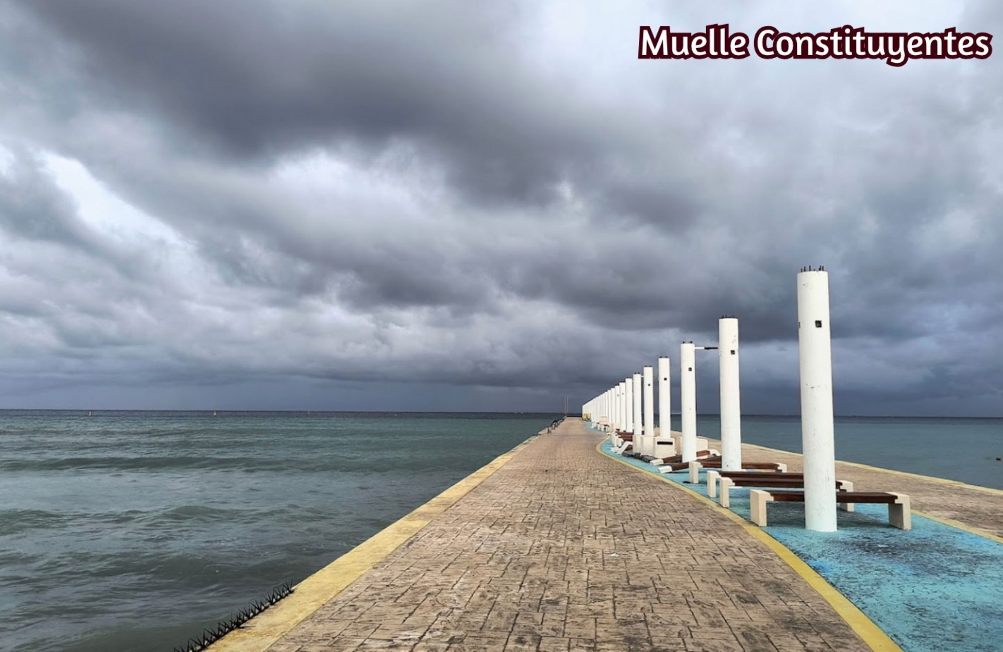 Apartment with terrace, large spaces, service room, for sale, Playa del Carmen