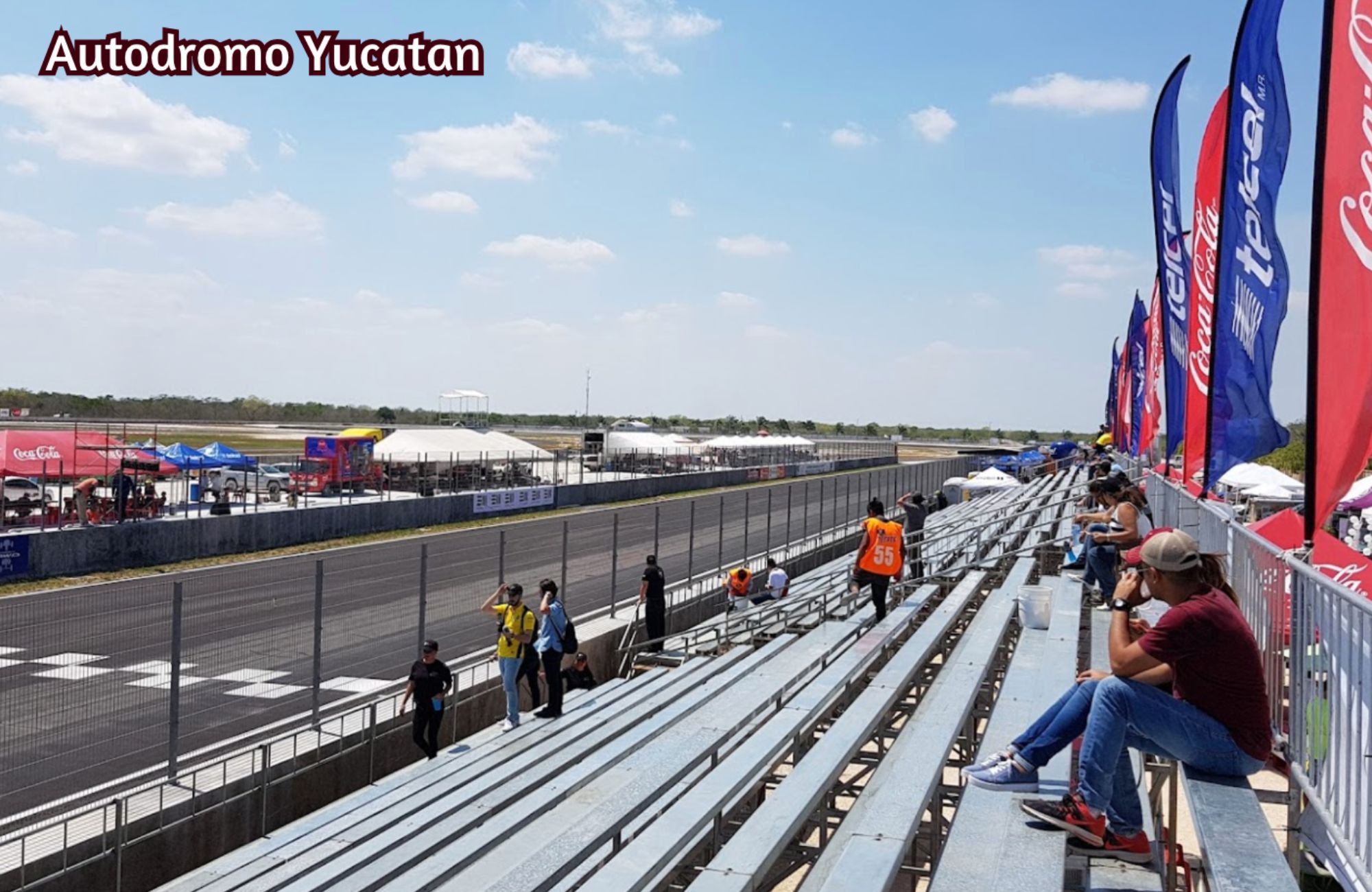 House with pool, high ceilings, terrace, in gated community for sale in Merida