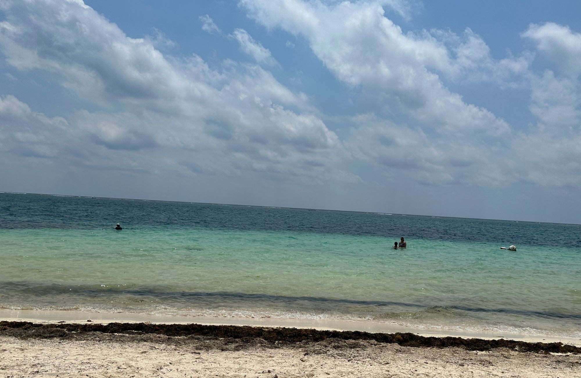 Beachfront condo with terrace and private Jacuzzi, pre-construction, for sale in Puerto Morelos.