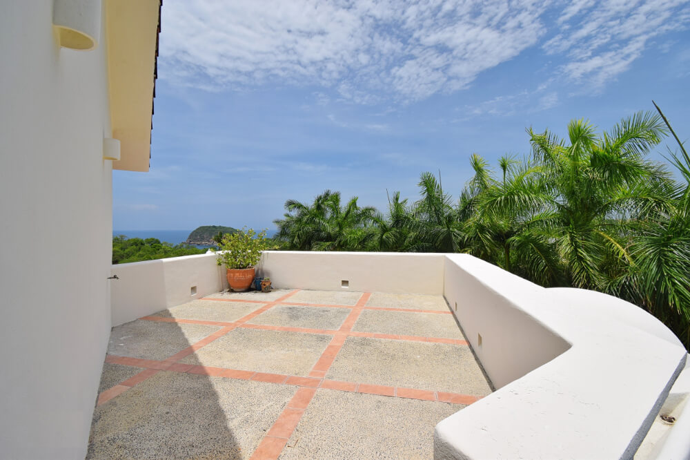 Luxury villa with pool surrounded by natural reserve for sale, Playa &Oacute;rgano, Huatulco