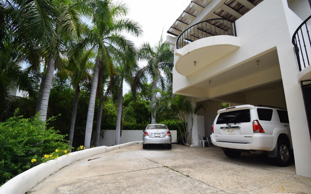 Luxury villa with pool surrounded by natural reserve for sale, Playa &Oacute;rgano, Huatulco