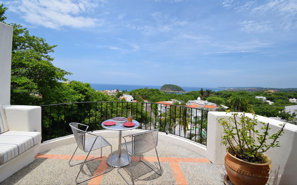 Luxury villa with pool surrounded by natural reserve for sale, Playa &Oacute;rgano, Huatulco