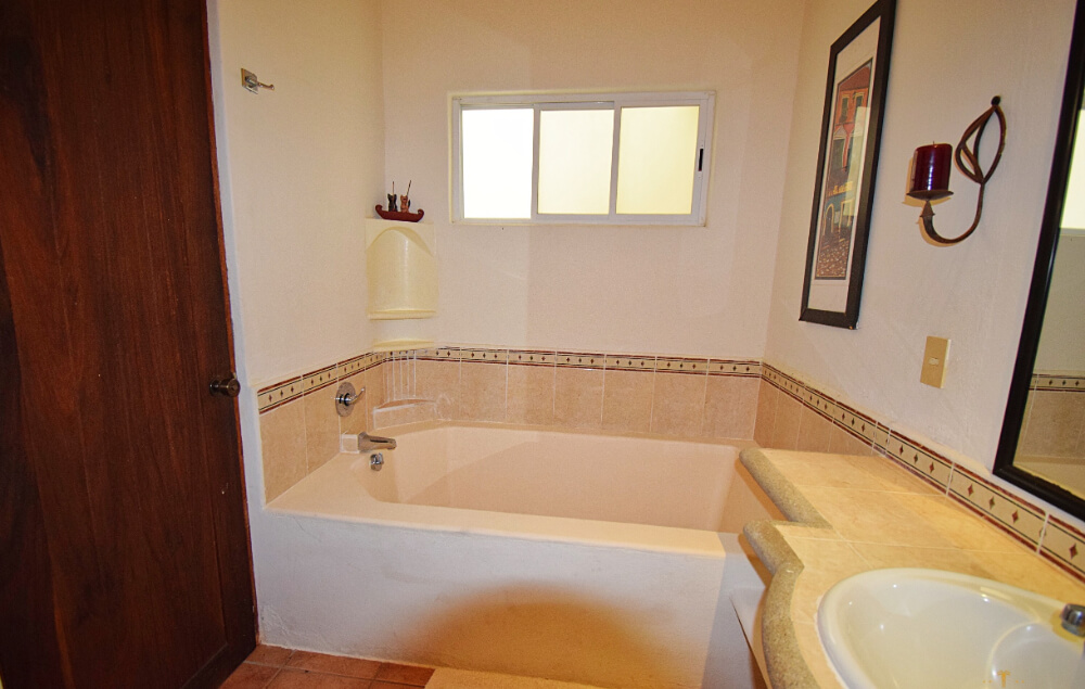 Luxury villa with pool surrounded by natural reserve for sale, Playa &Oacute;rgano, Huatulco