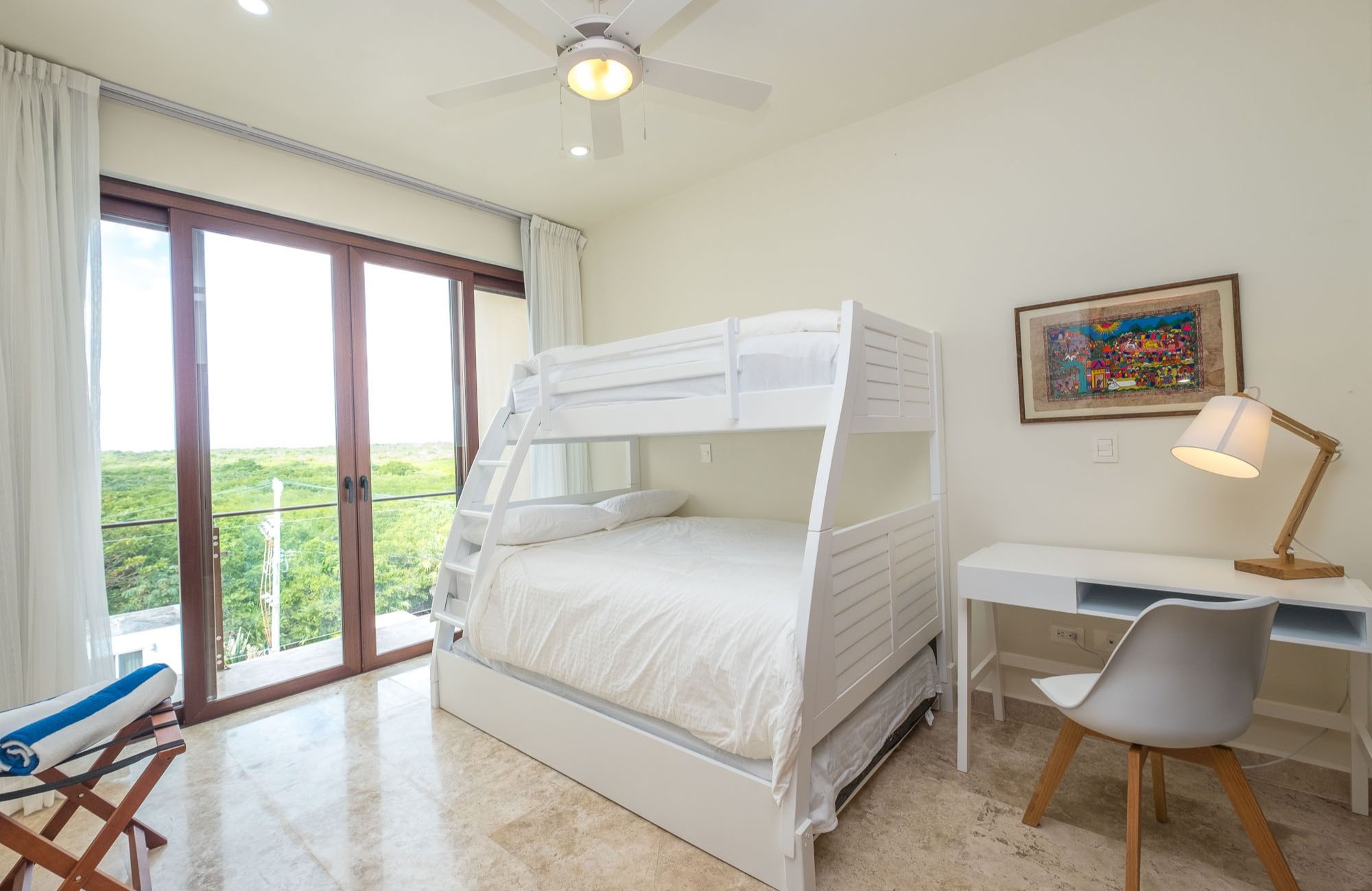 Modern condo with amenities, Tesla charger and dron for passengers