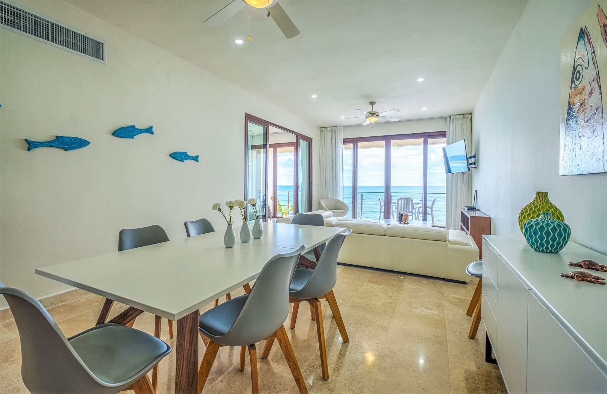 Modern condo with amenities, Tesla charger and dron for passengers