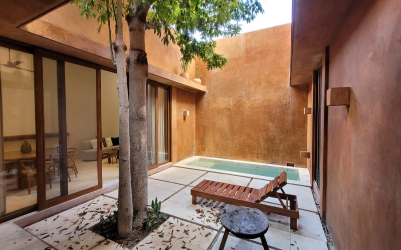 House with private pool, double-height living room, terrace, for sale, downtown Merida