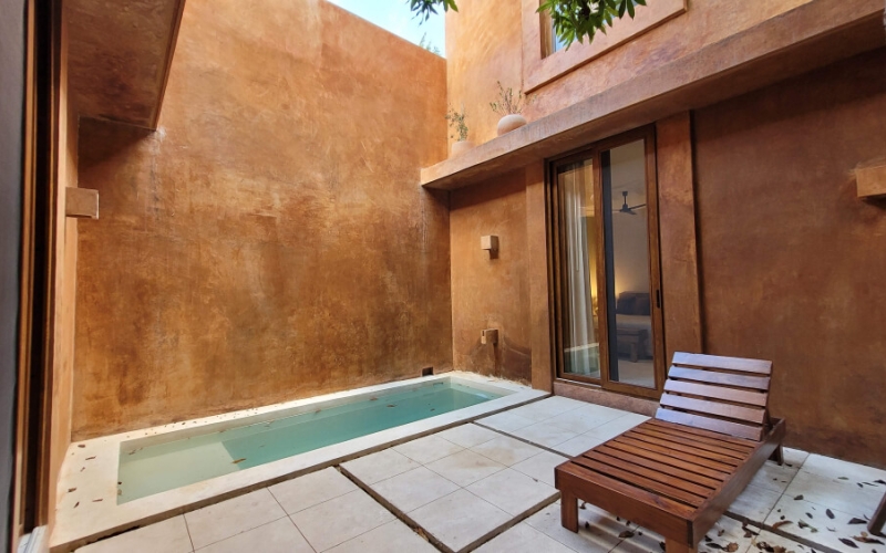 House with terrace and private pool, double-height living room, for sale Merida, Centro