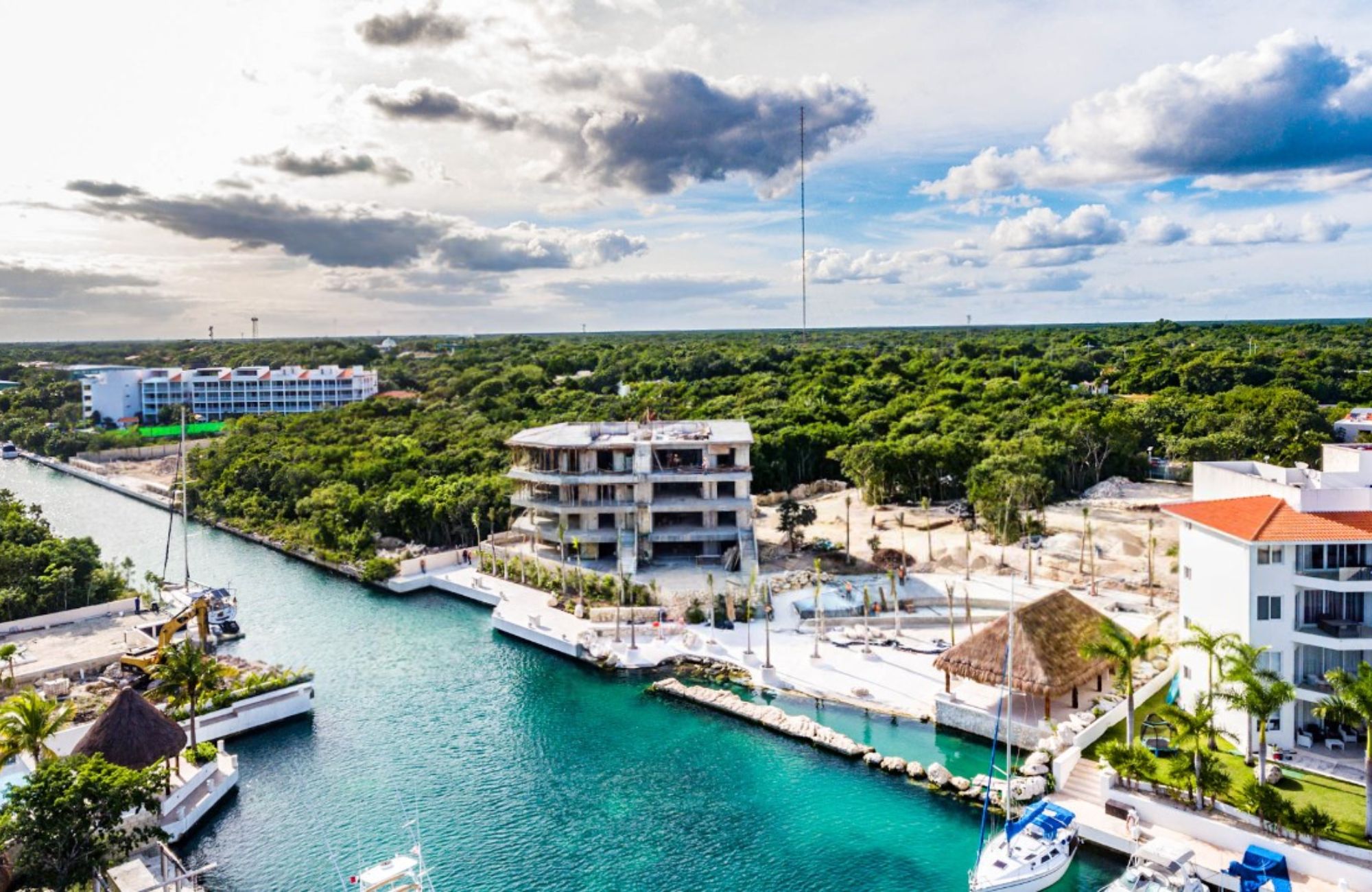 Apartment with pool and dock in Tower B for sale, Marina, Puerto Aventuras