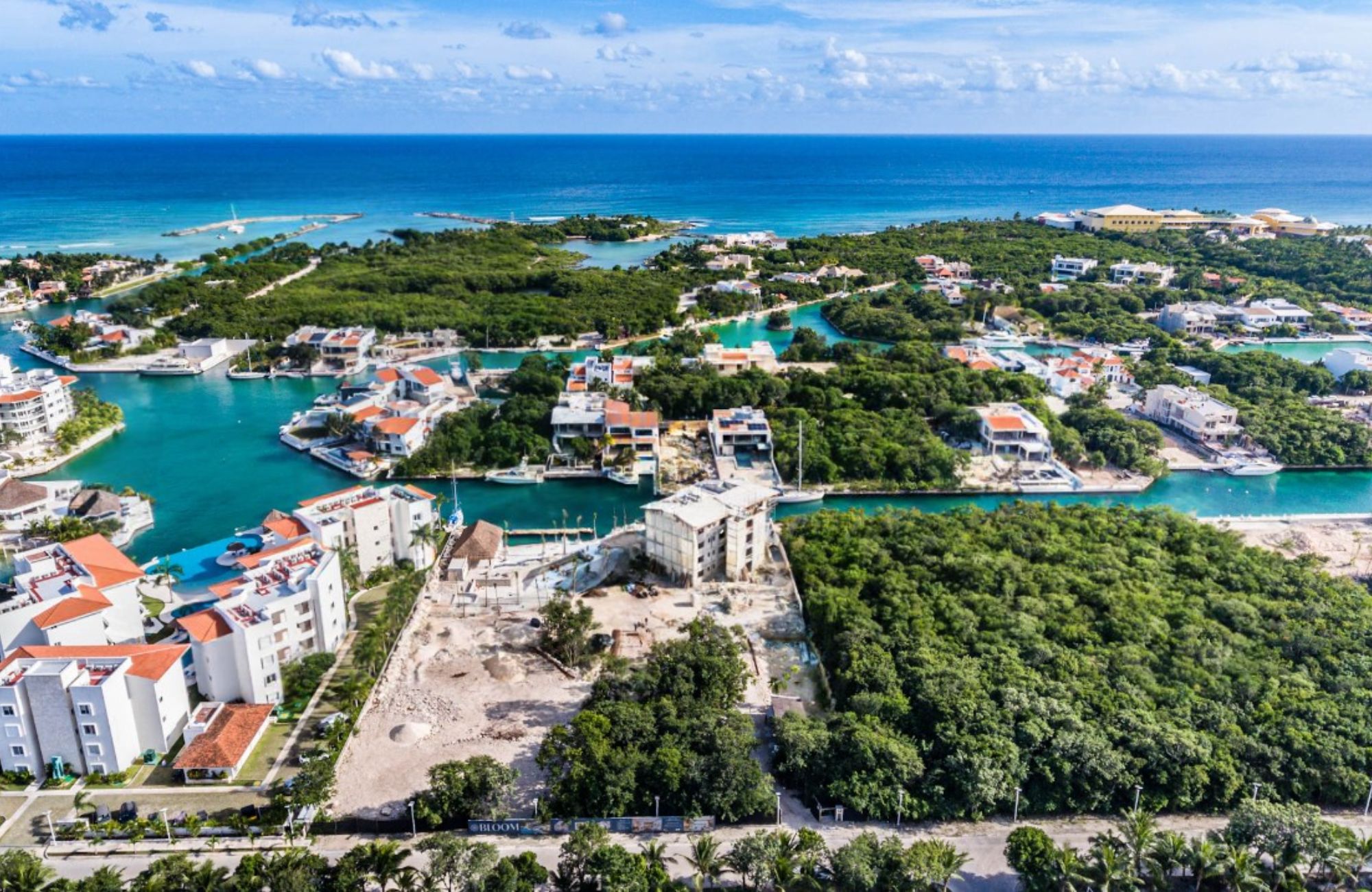 Apartment with pool and dock in Tower B for sale, Marina, Puerto Aventuras