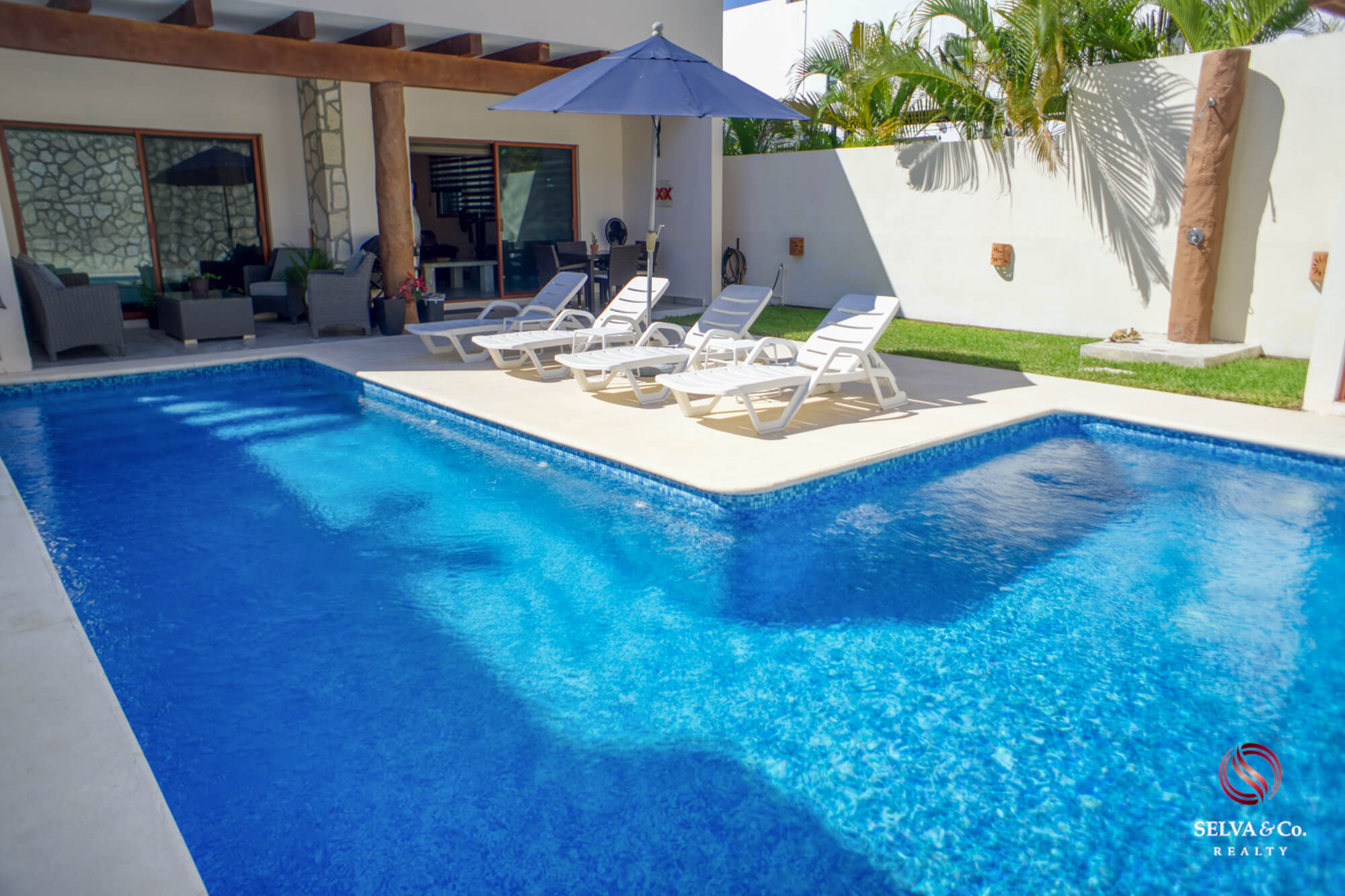 House with garden, terrace and clubhouse with amenities, for sale, Mayakoba, Playa del Carmen.