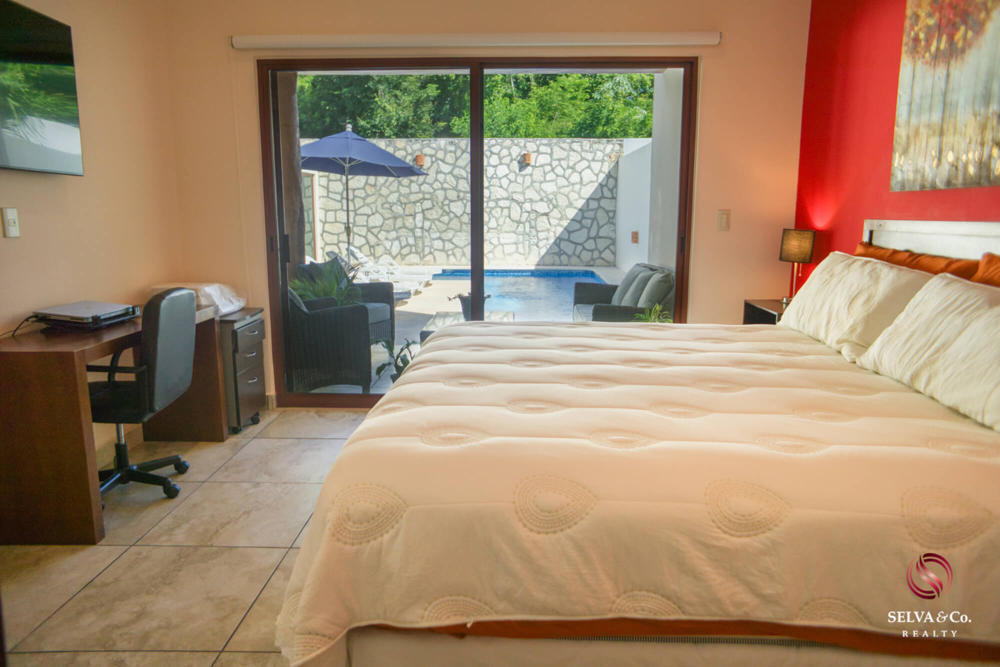 House with garden, terrace and clubhouse with amenities, for sale, Mayakoba, Playa del Carmen.