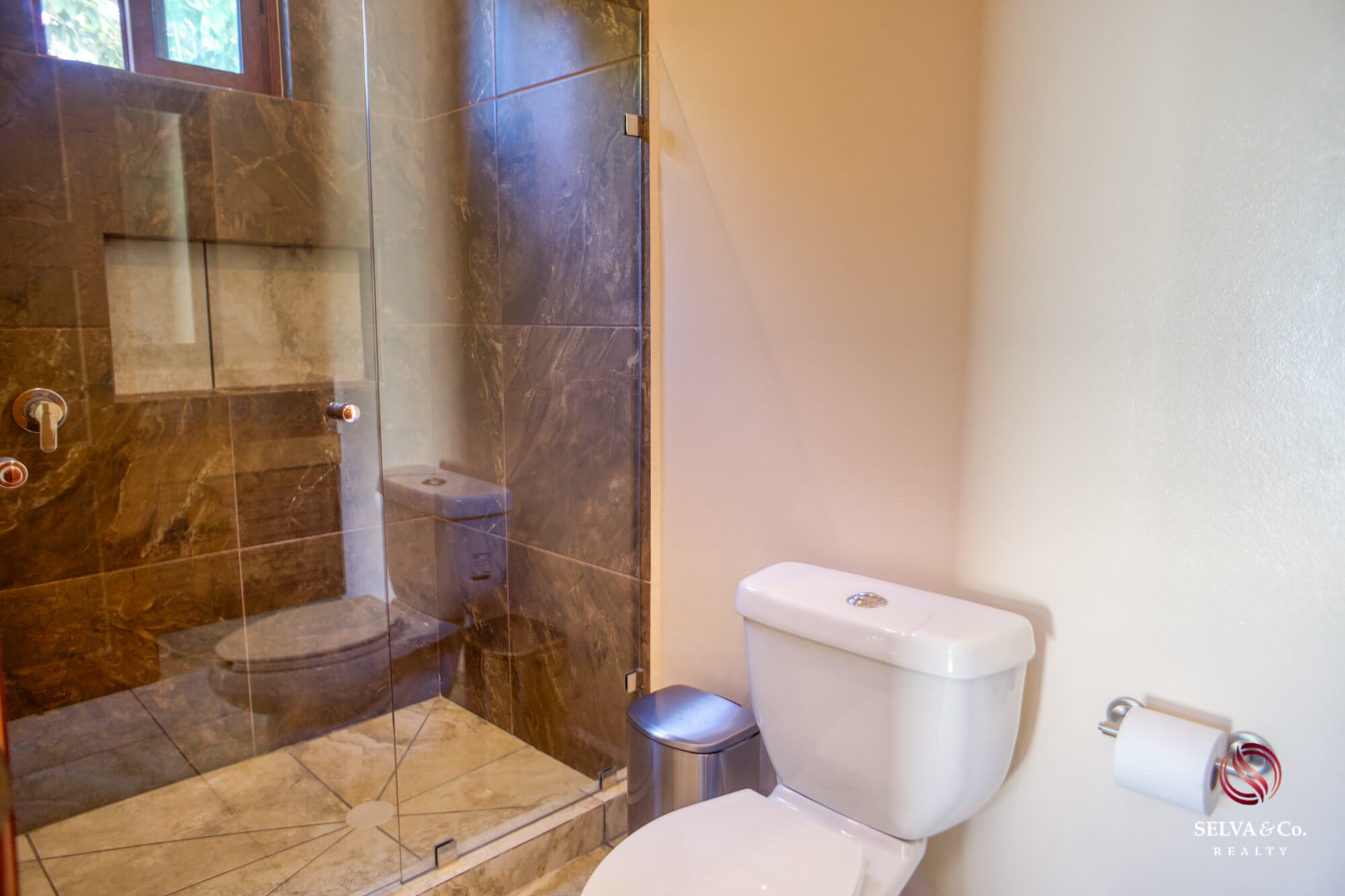 House with garden, terrace and clubhouse with amenities, for sale, Mayakoba, Playa del Carmen.