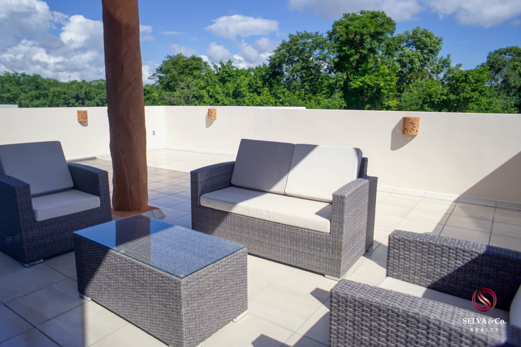 House with garden, terrace and clubhouse with amenities, for sale, Mayakoba, Playa del Carmen.