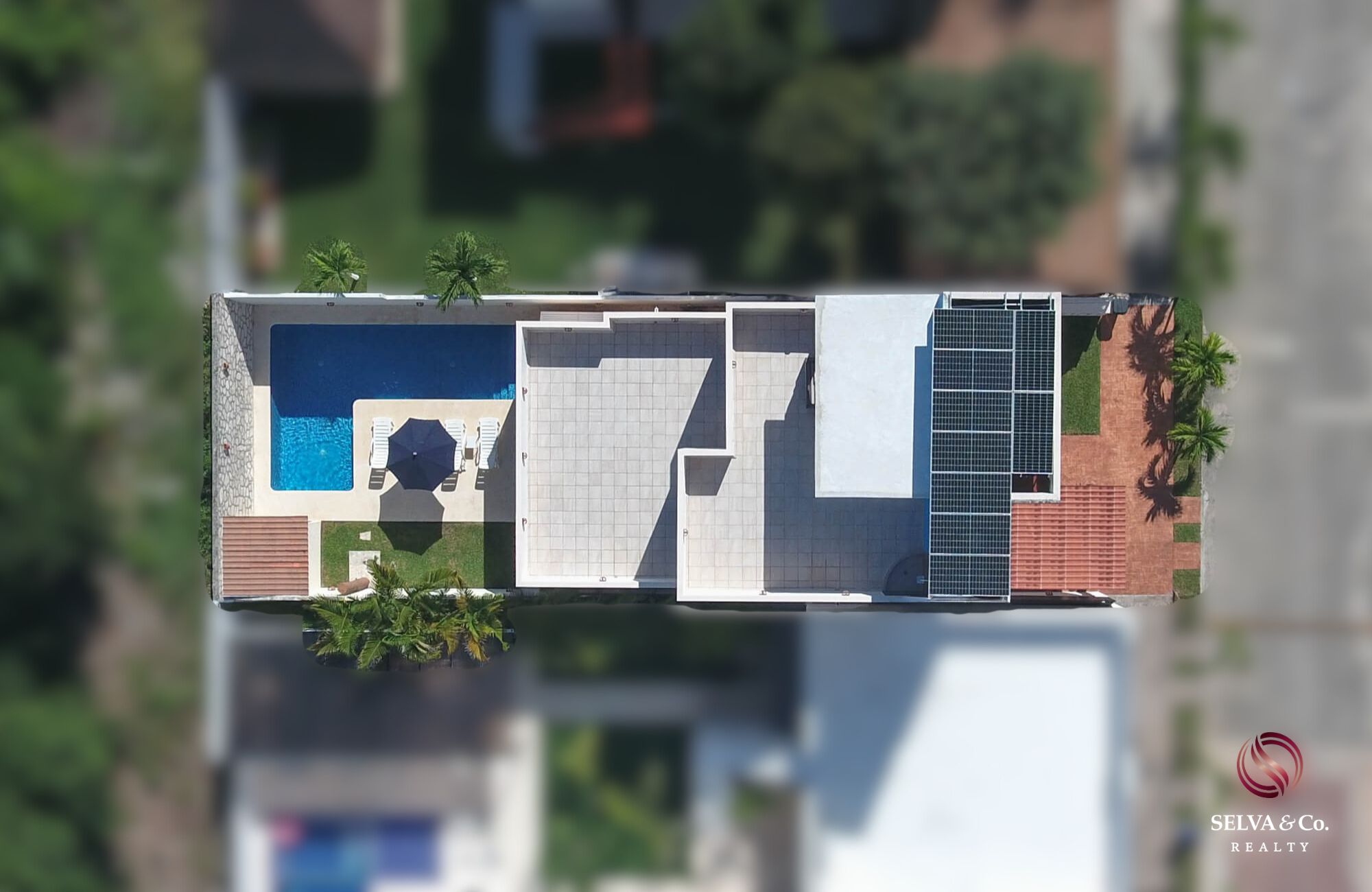 House with garden, terrace and clubhouse with amenities, for sale, Mayakoba, Playa del Carmen.