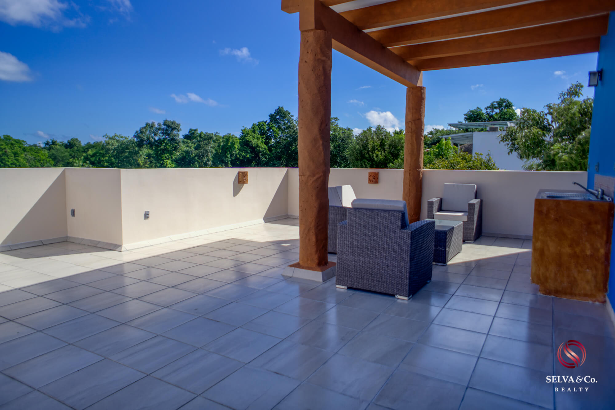 House with garden, terrace and clubhouse with amenities, for sale, Mayakoba, Playa del Carmen.