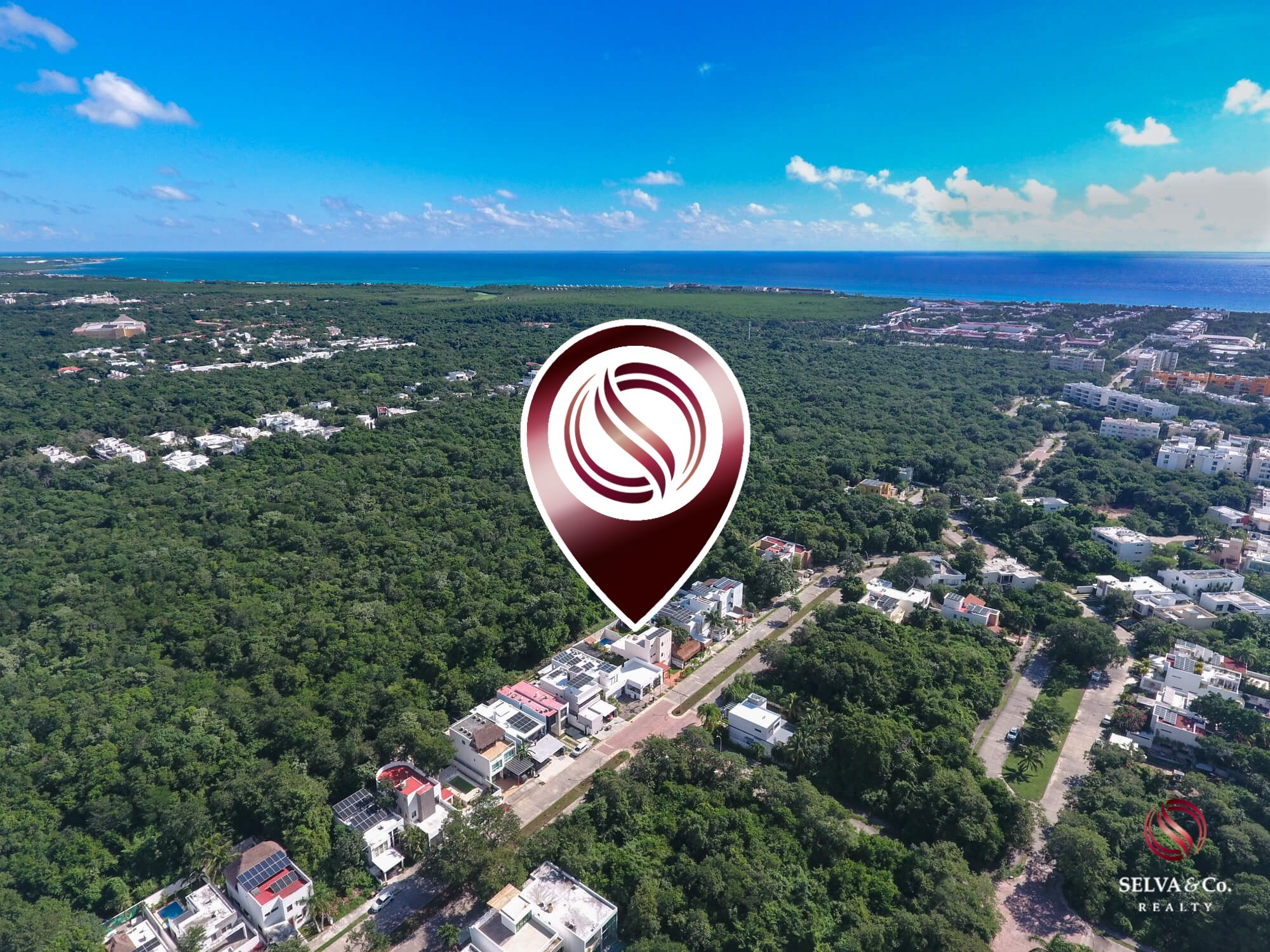 House with garden, terrace and clubhouse with amenities, for sale, Mayakoba, Playa del Carmen.