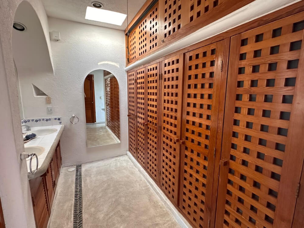 House with private pool, studio, double height, Sector O for sale Huatulco.