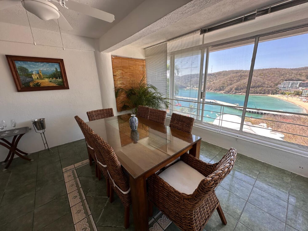 House with private pool, studio, double height, Sector O for sale Huatulco.