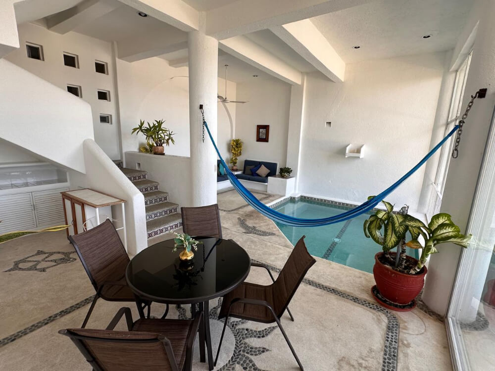 House with private pool, studio, double height, Sector O for sale Huatulco.