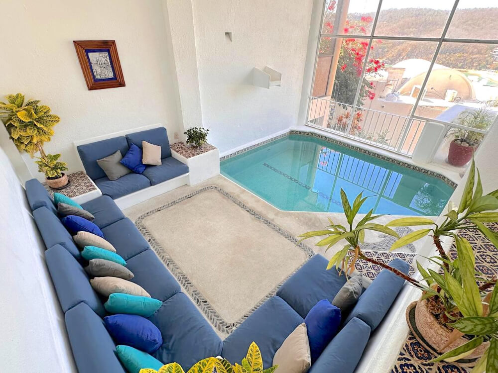 House with private pool, studio, double height, Sector O for sale Huatulco.