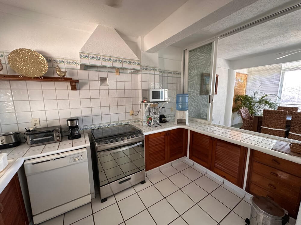 House with private pool, studio, double height, Sector O for sale Huatulco.