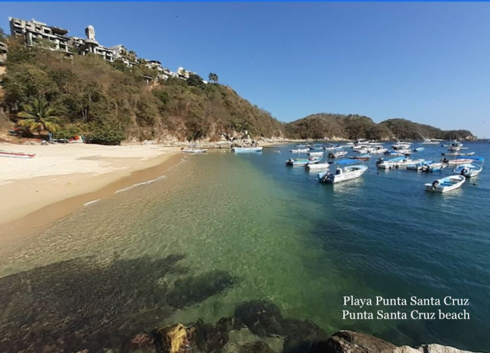 House with private pool, studio, double height, Sector O for sale Huatulco.