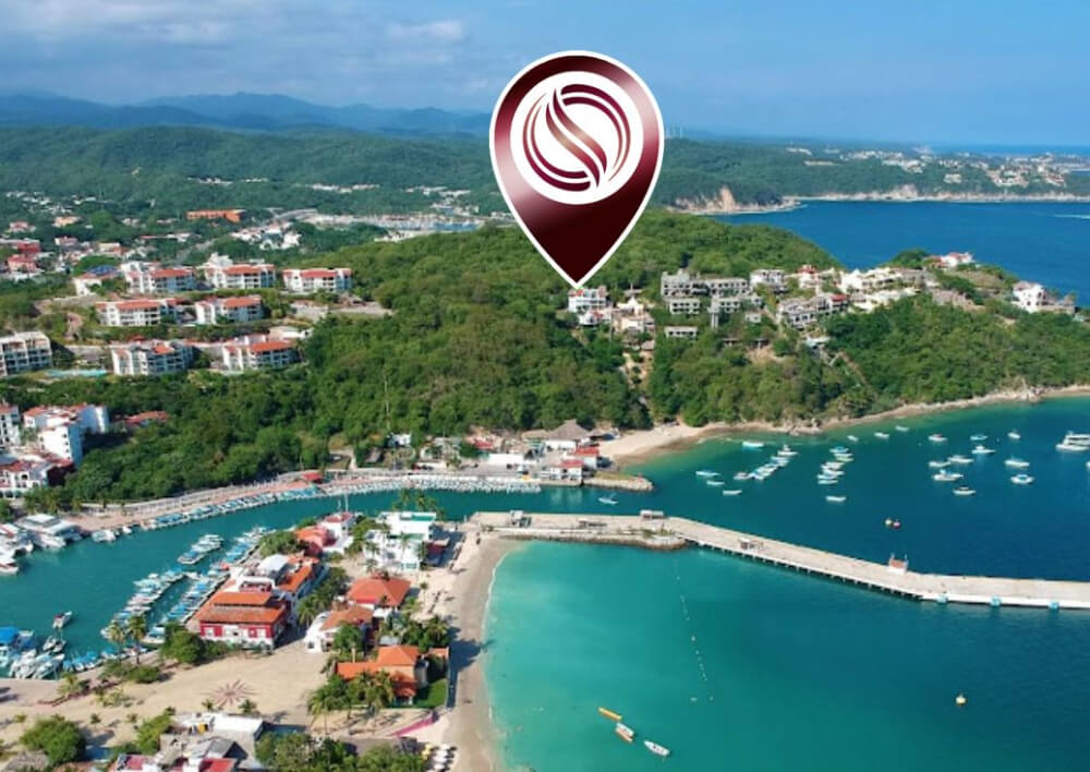 House with private pool, studio, double height, Sector O for sale Huatulco.