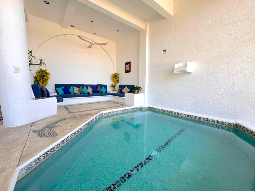 House with private pool, studio, double height, Sector O for sale Huatulco.