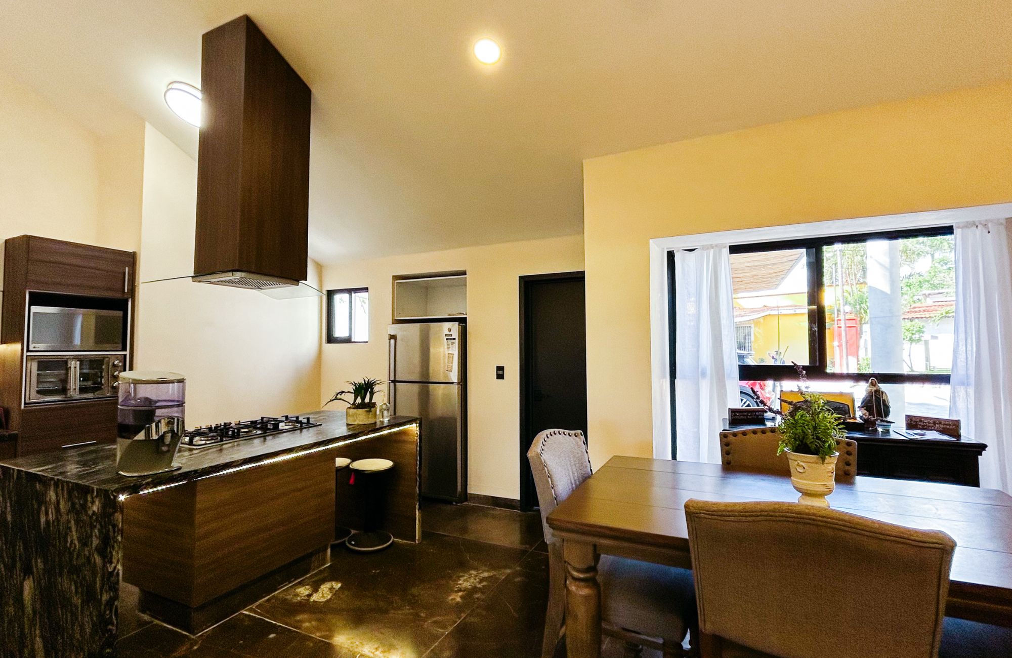 House with Private Pool and Lobby, for Sale, Yucatan Country Club, M&eacute;rida