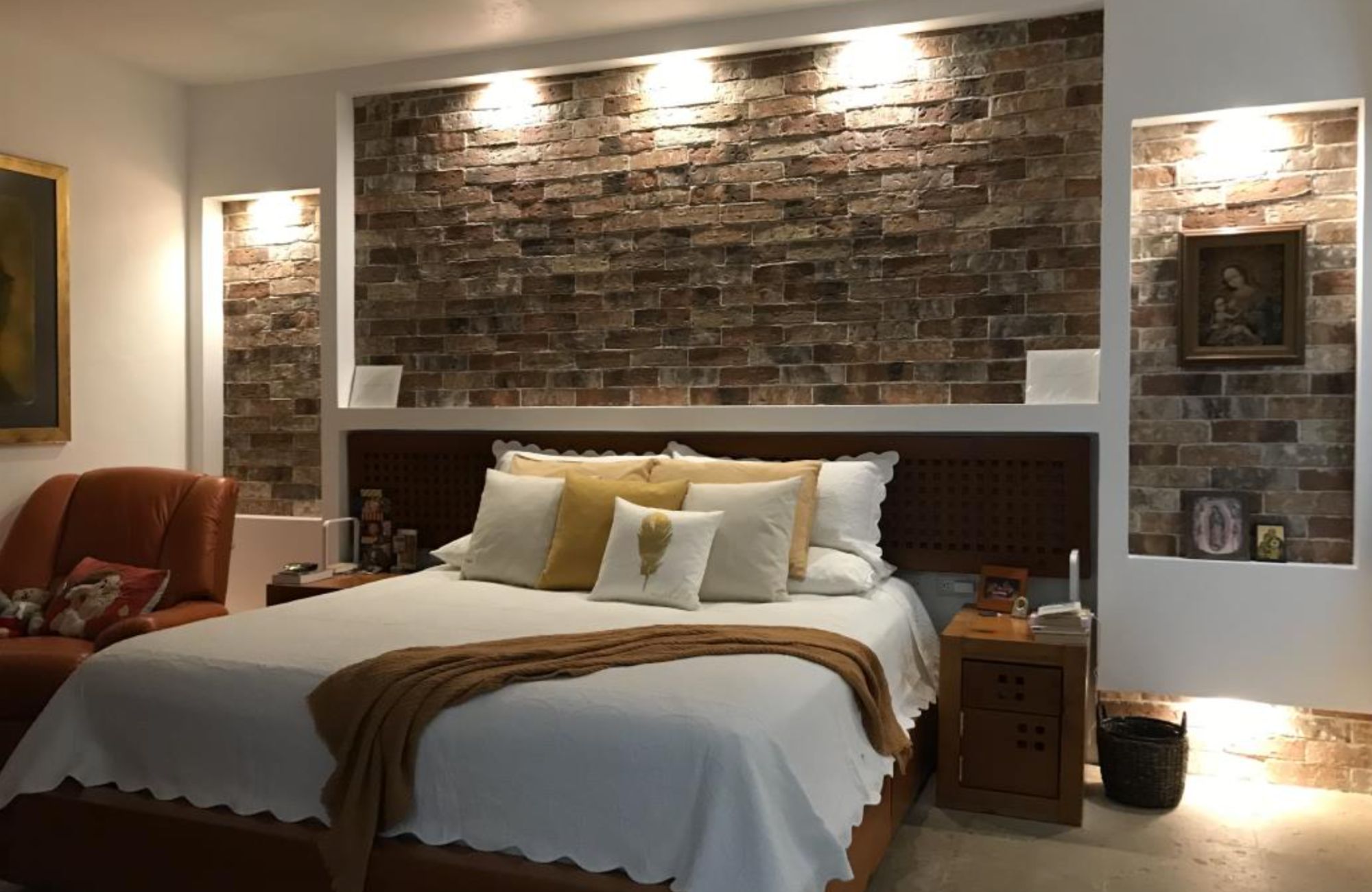 Residencia frente al lago, alberca privada, doble altura, en residencial con casa club y amenidades de lujo, Lagos del Sol, venta en Cancun.