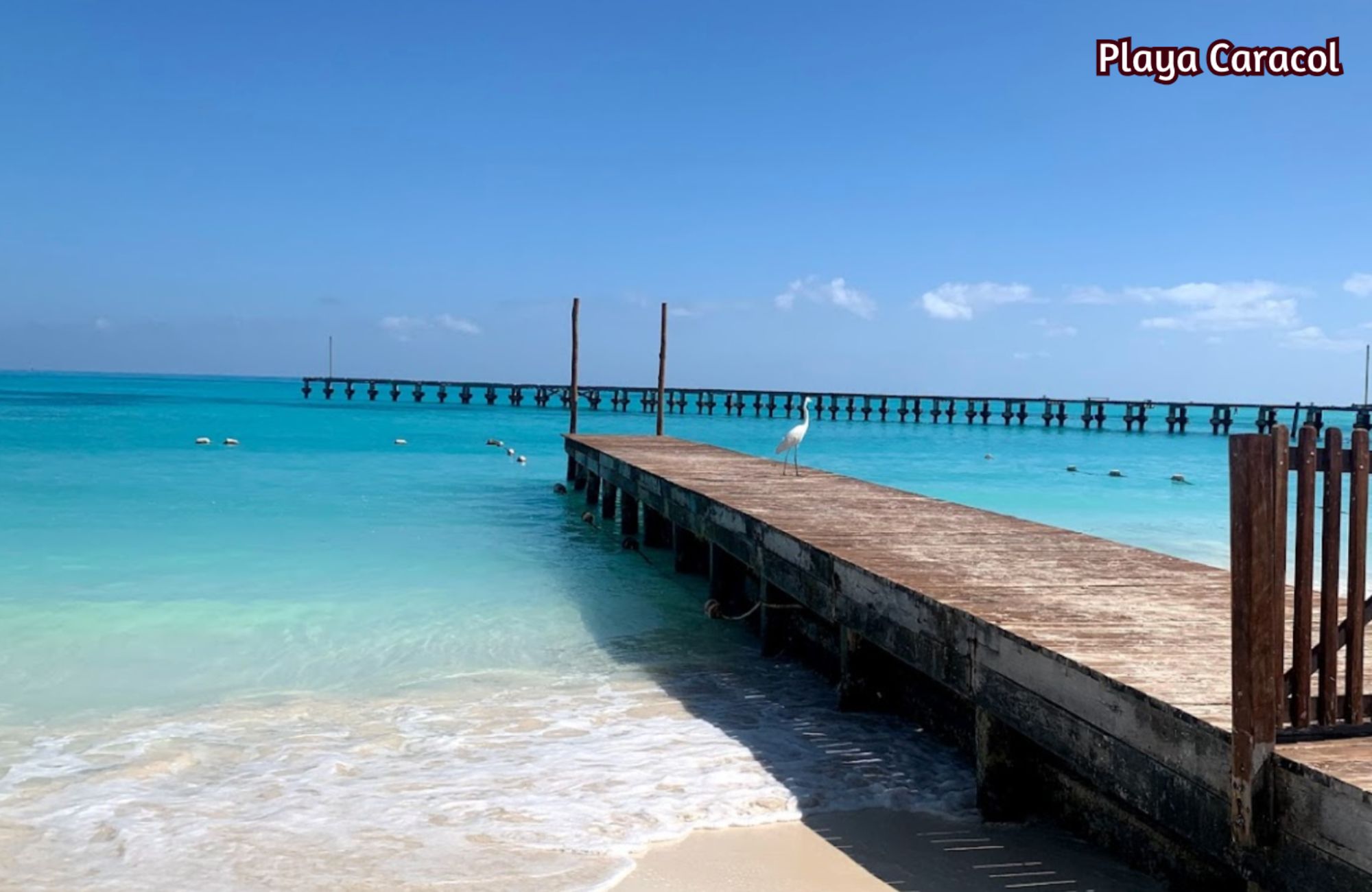 Residencia frente al lago, alberca privada, doble altura, en residencial con casa club y amenidades de lujo, Lagos del Sol, venta en Cancun.